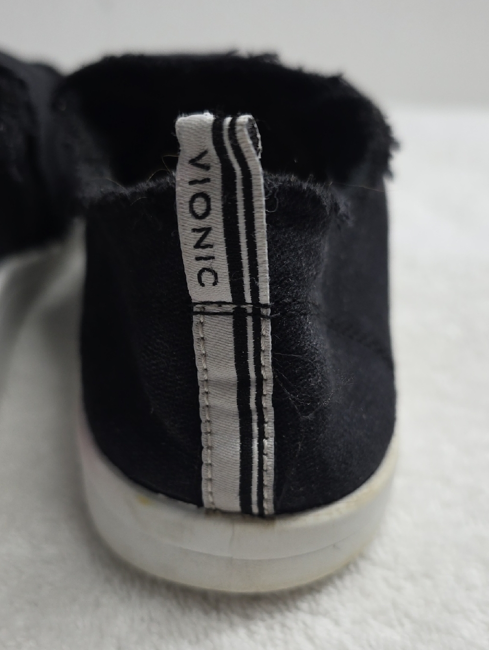 Vionic Beach Casual Slip-On Canvas Sneakers in Black Ladies Size 8.5 Distressed - Picture 10 of 16